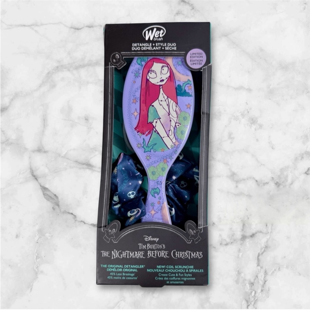 Wetbrush Nightmare Before Christmas limited edition brush/scrunchie style duo
